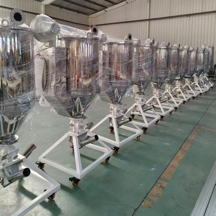 塑料干燥节能新革命！青岛中邦凌安捷能干燥机为企业省电30%以上 